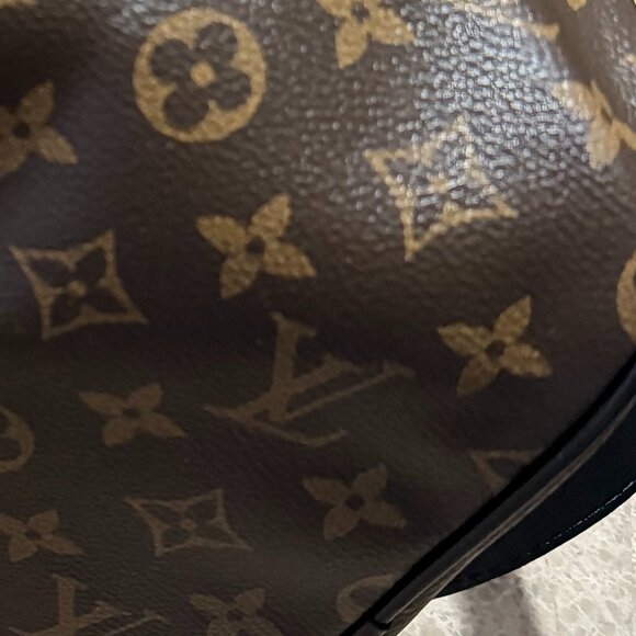 STUNNING Fashion Satchel with 2 straps (1 Reversible)-Crossbody-Dual Wear-LV BAG - Picture 5 of 9